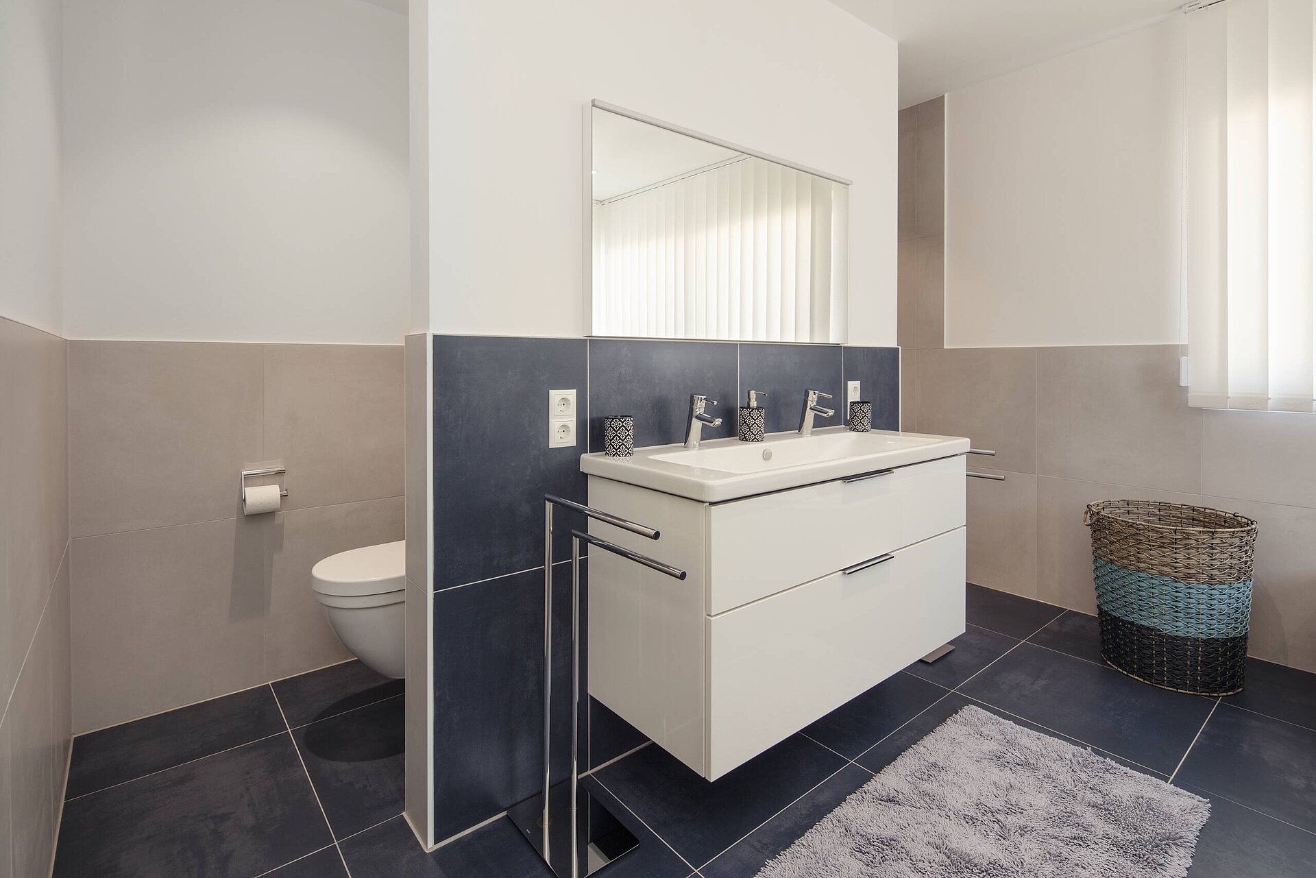 Modernes Badezimmer