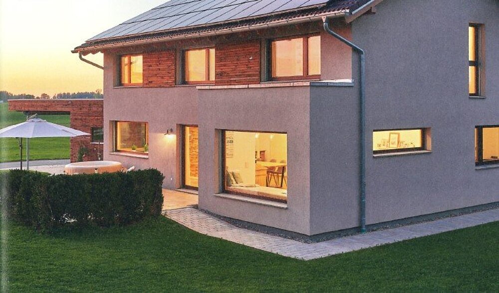 Titelbild WeberHaus bei Abenddämmerung.jpg