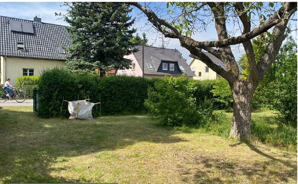 Blick von der Einfahrt.png Blick von der Einfahrt.png