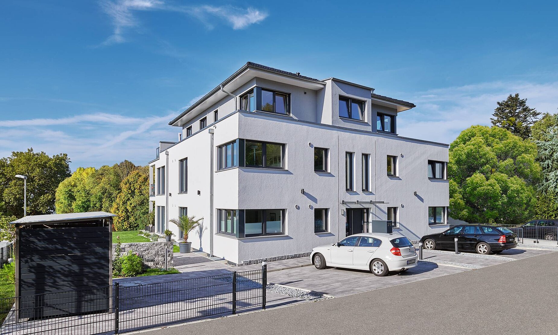 mehrgeschossiges Mehrfamilienhaus