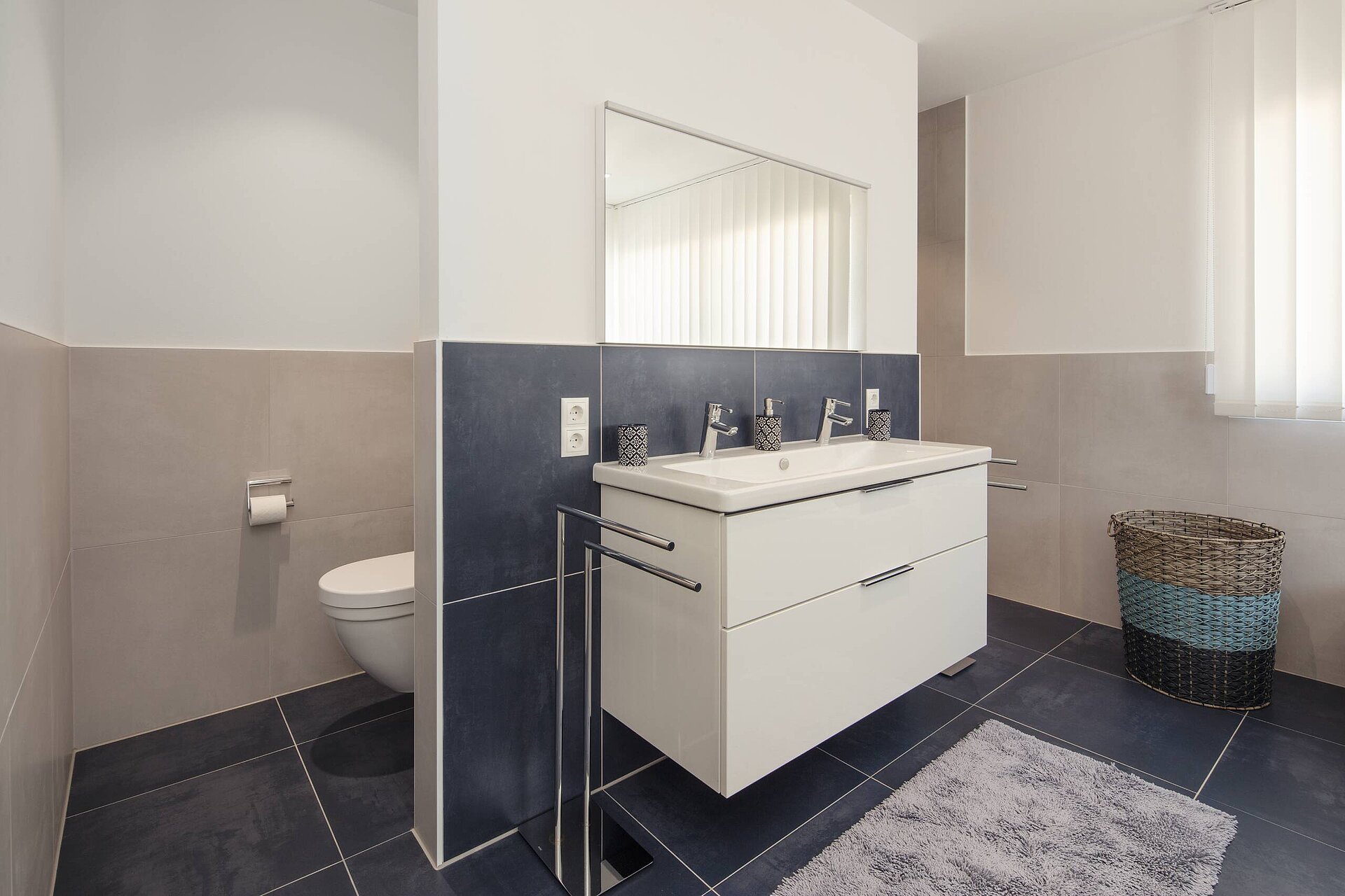Modernes Badezimmer