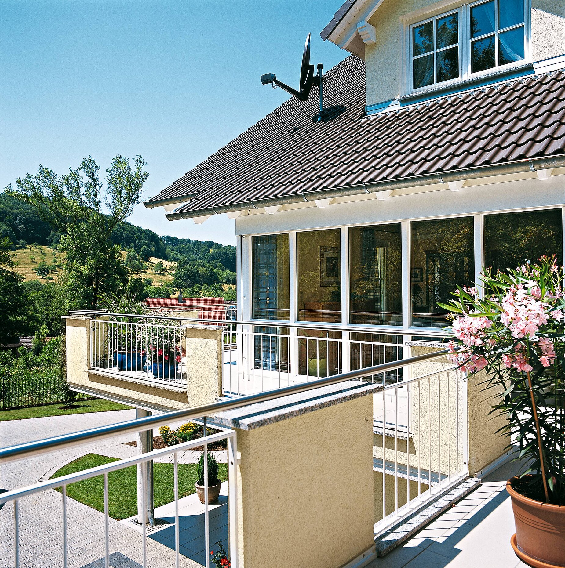 umlaufender Balkon