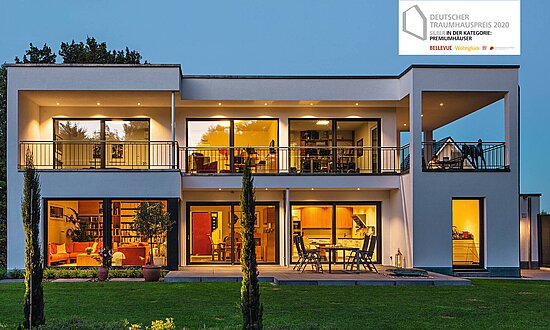 264 m² großes Einfamilienhaus mit Flachdach im Bauhaus-Stil