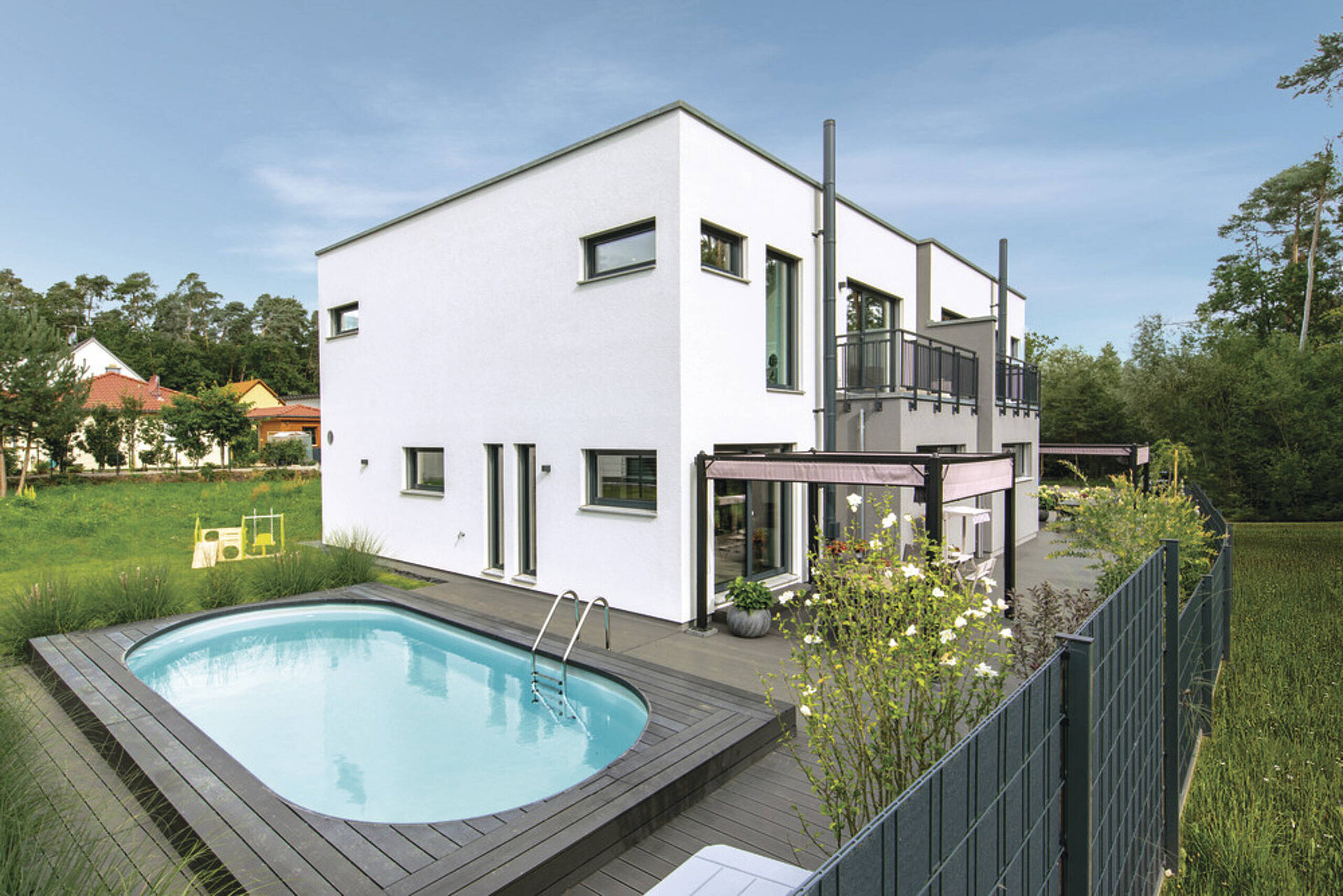 Garten mit Pool