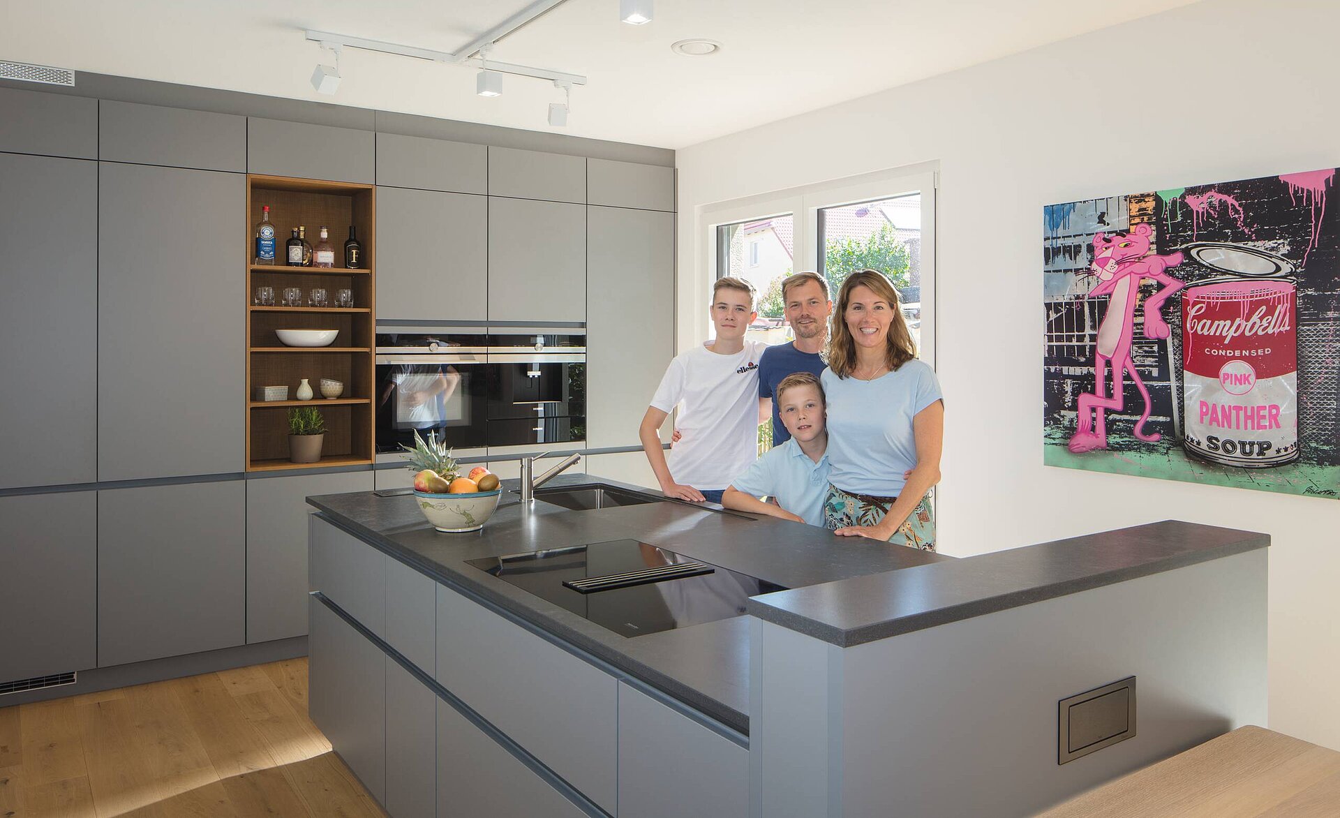 glückliche Bauherrenfamilie