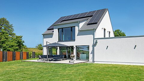 Satteldachhaus mit Garage