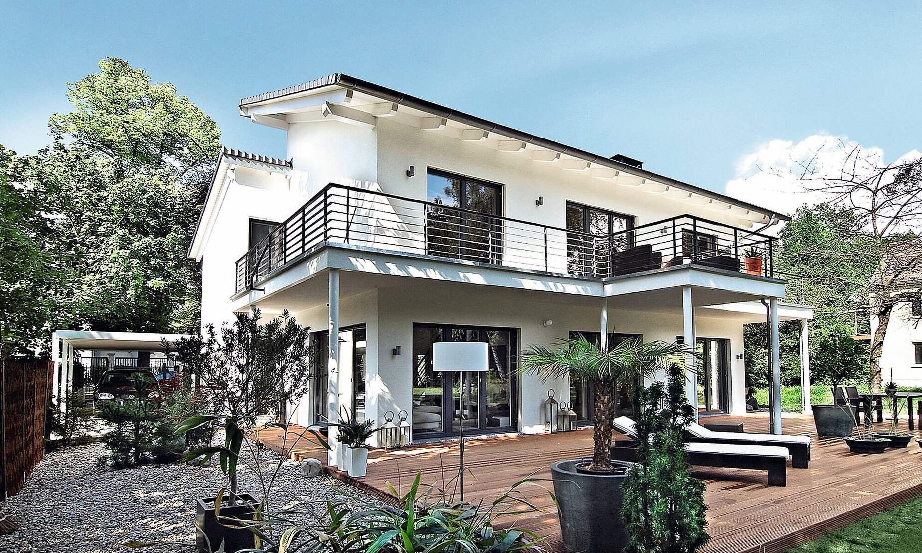 Energy-efficient wooden prefab home