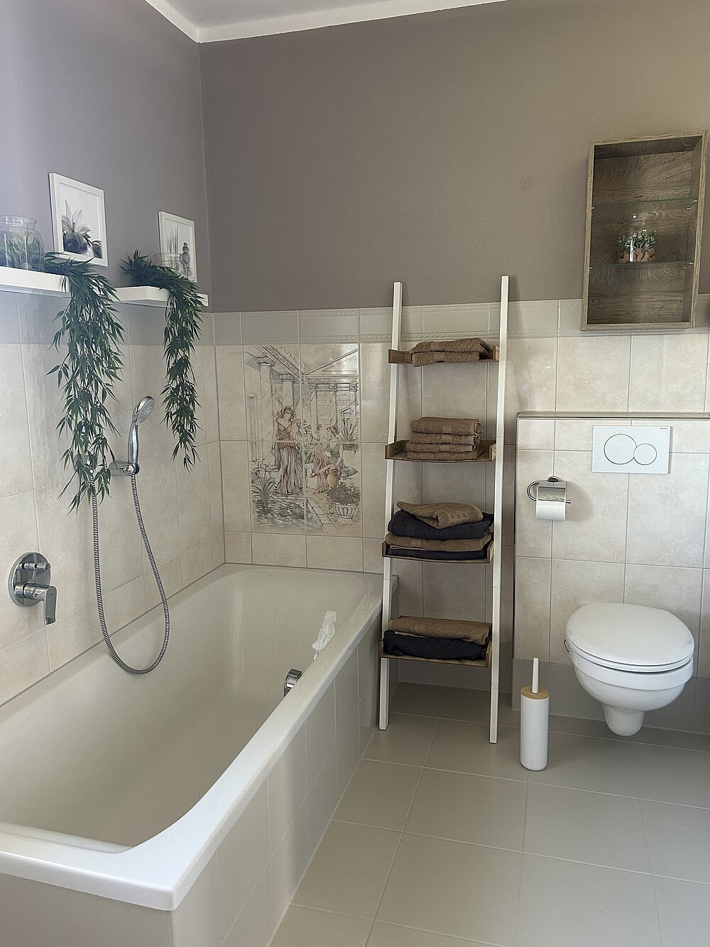 mit Badewanne und Waschmaschine incl. mit Badewanne und Waschmaschine incl.