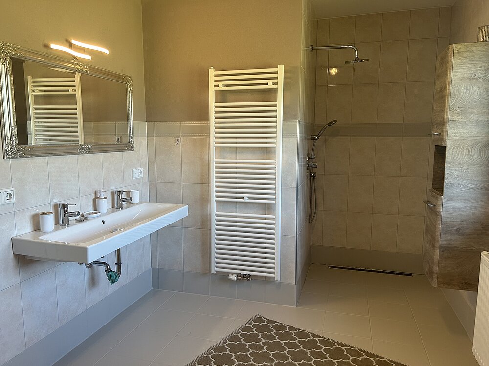 großzügiges Bad großzügiges Bad