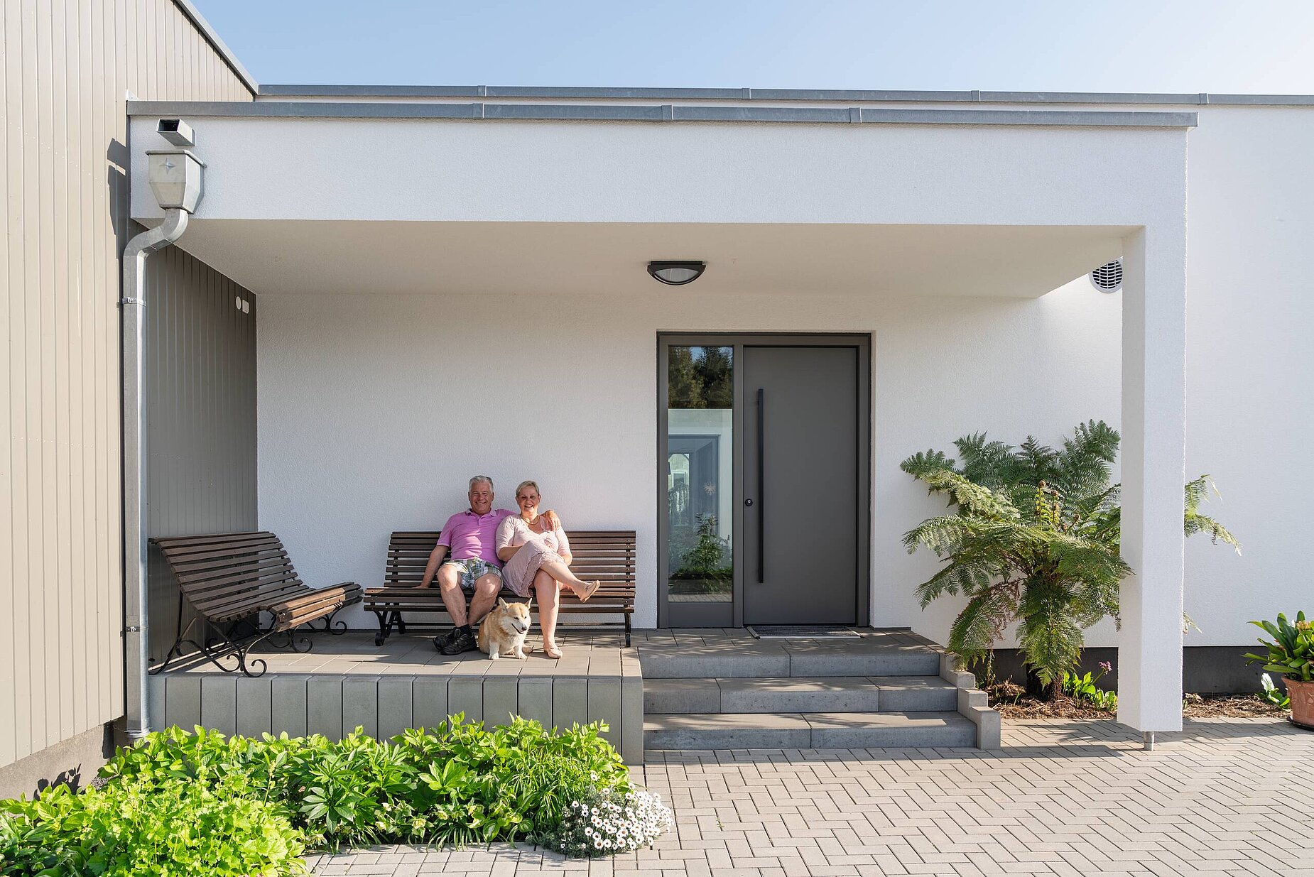 Bungalow mit überdachtem Hauseingang