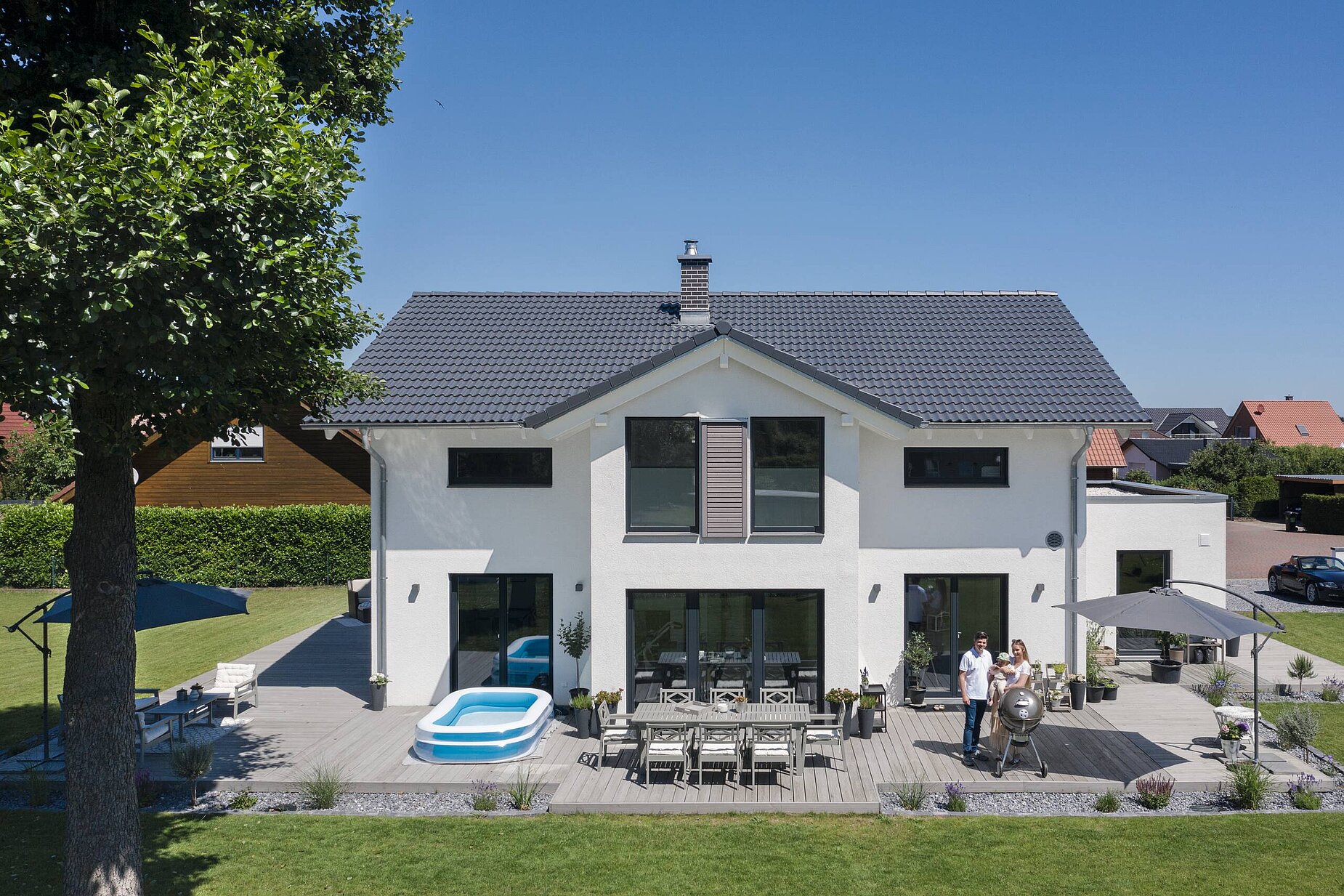 zweigeschossiges Einfamilienhaus mit 3. Giebel