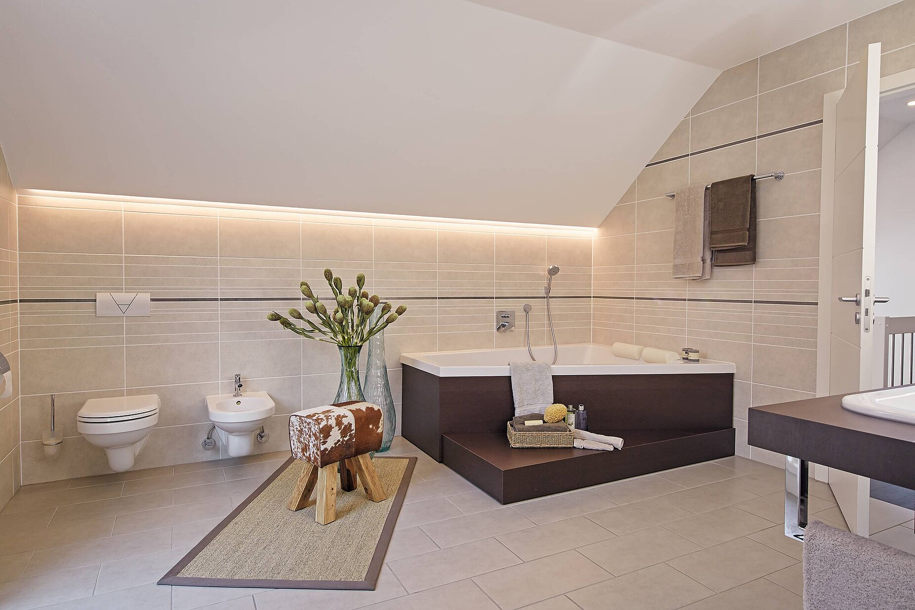 großes Badezimmer