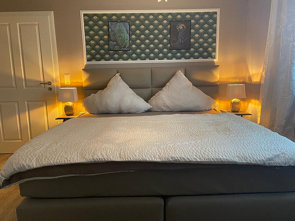 Schlafzimmer voll möbliert mit Schwebetürenschrank Schlafzimmer voll möbliert mit Schwebetürenschrank