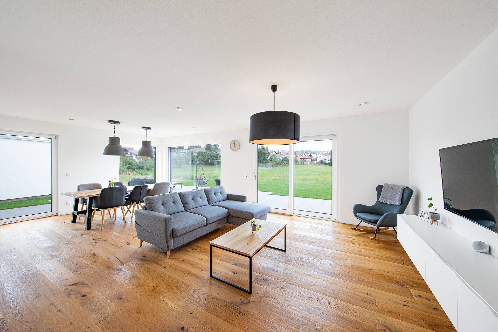 Großzügiges Wohn- und Esszimmer