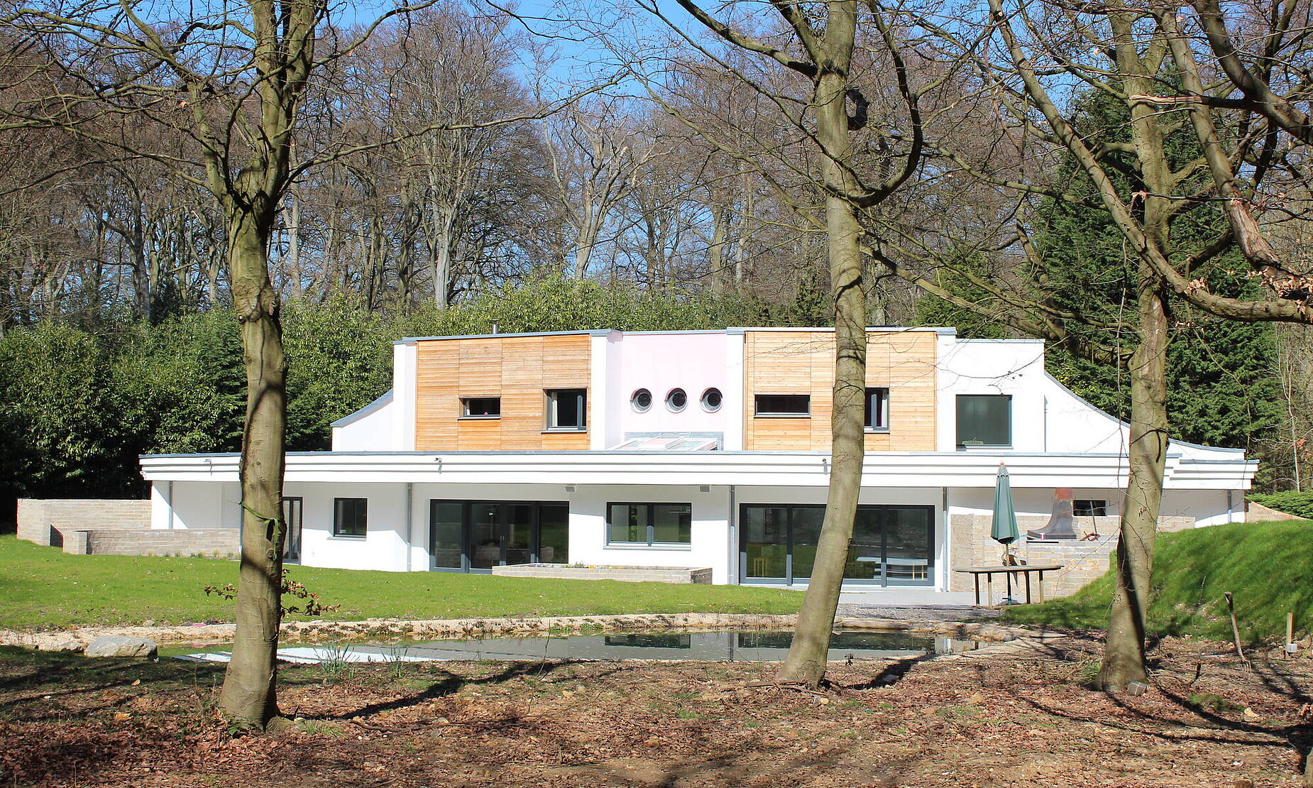 Contemporary eco-friendly home with bespoke design