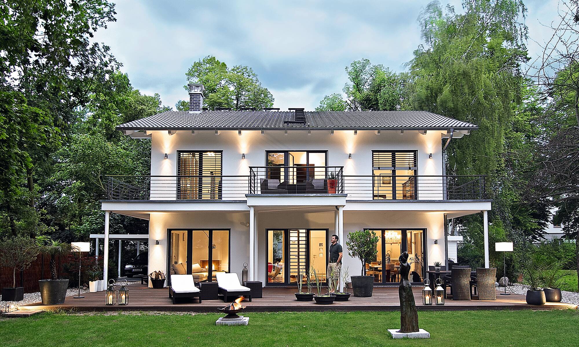 Energy-efficient wooden prefab home