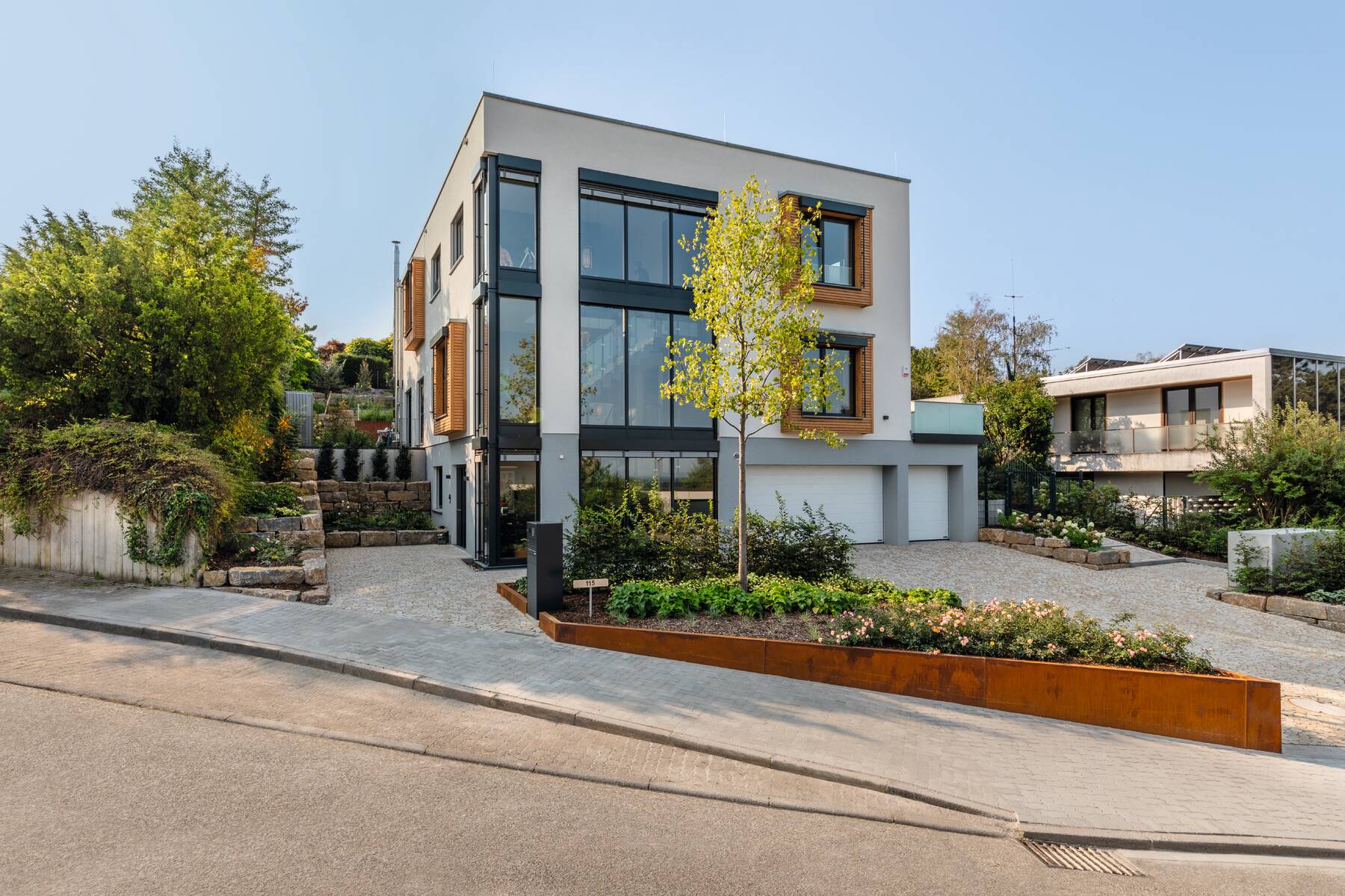 modernes Einfamilienhaus mit Flachdach 