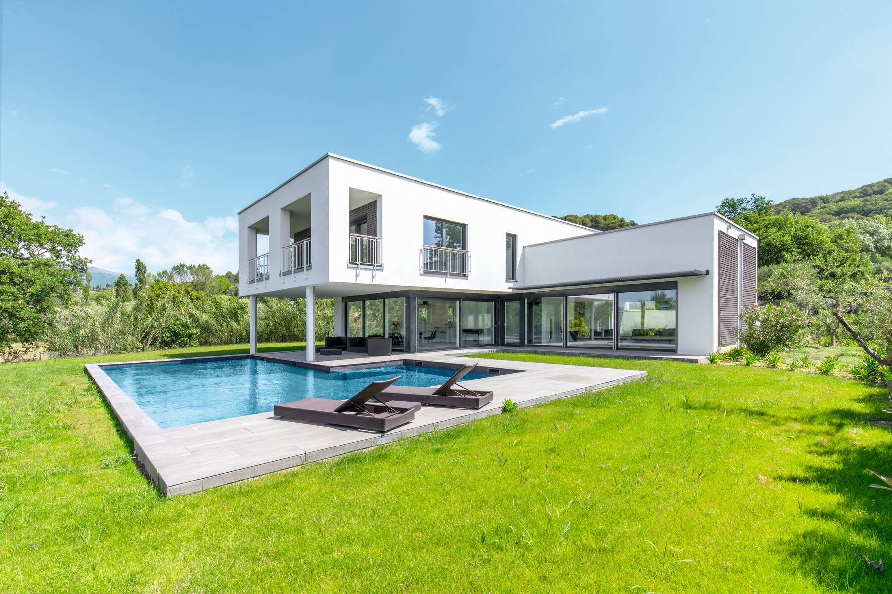 Luxusvilla mit Swimming-Pool Traumhaus mit Pool