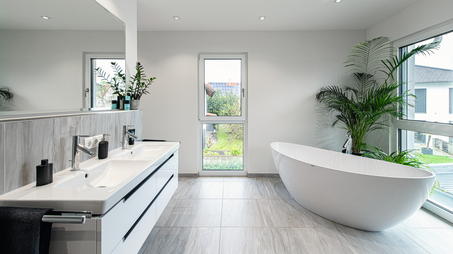 modernes Badezimmer modernes Badezimmer