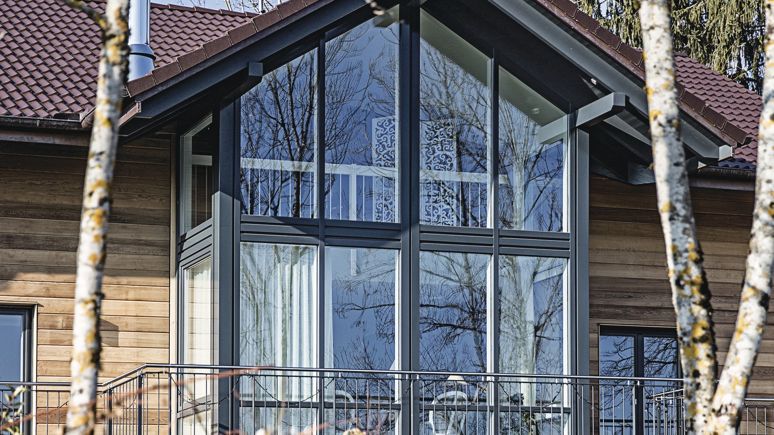 Musterhaus GEX Bauen am Hang repräsentative Häuser 3. Giebel Musterhaus GEX Außenansicht