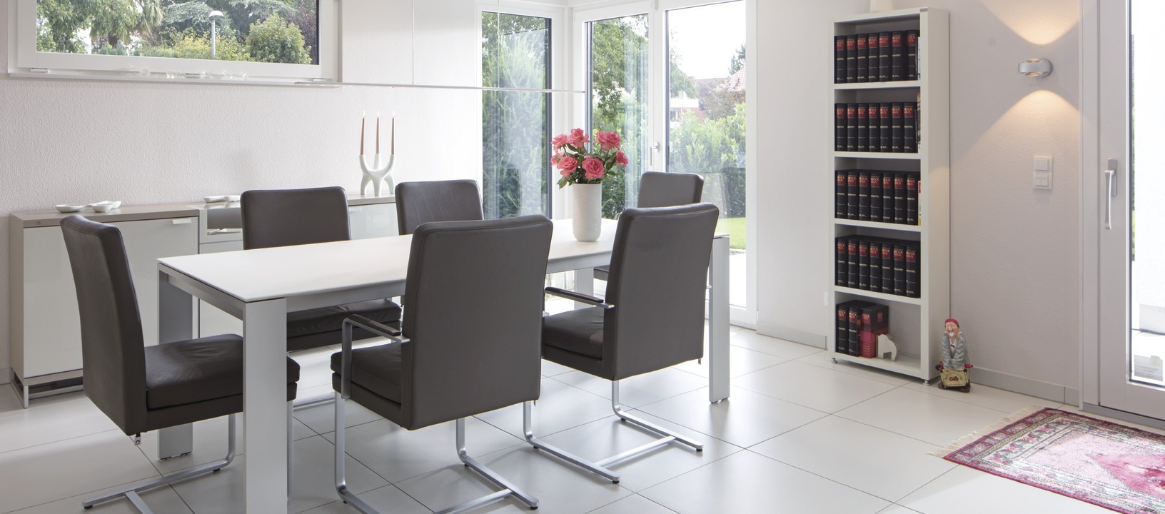modernes offenes Esszimmer