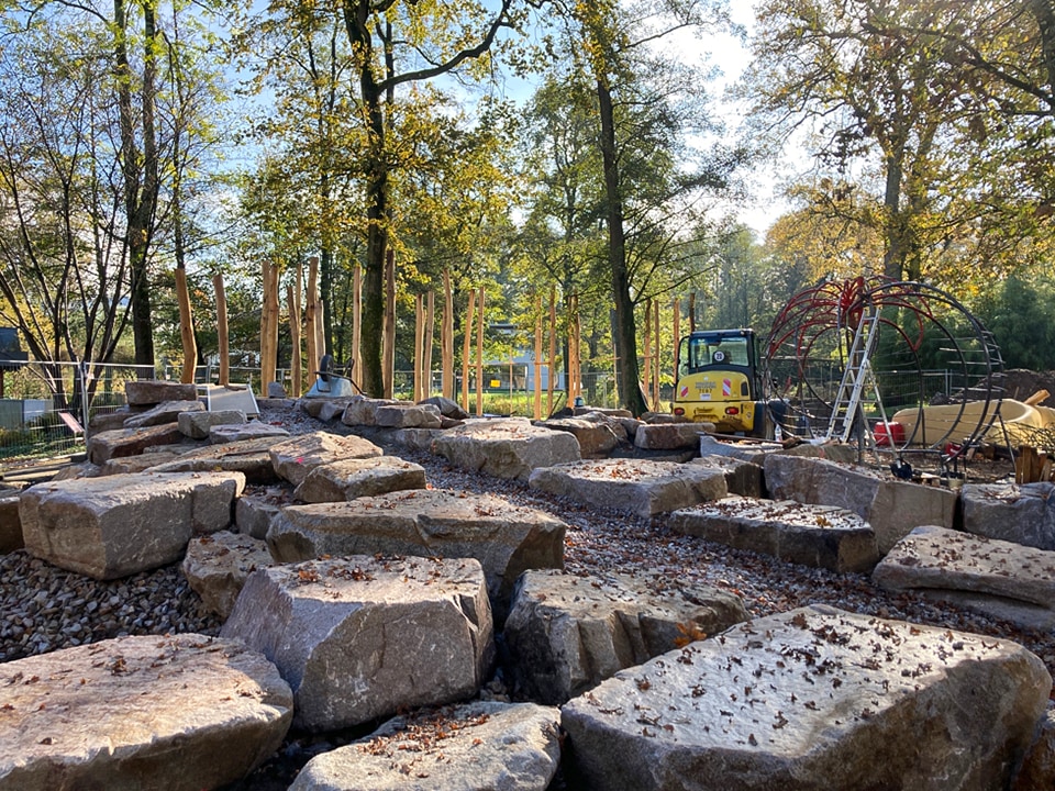 Aufbauarbeiten für unser neues Spielparadies Aufbauarbeiten für unser neues Spielparadies