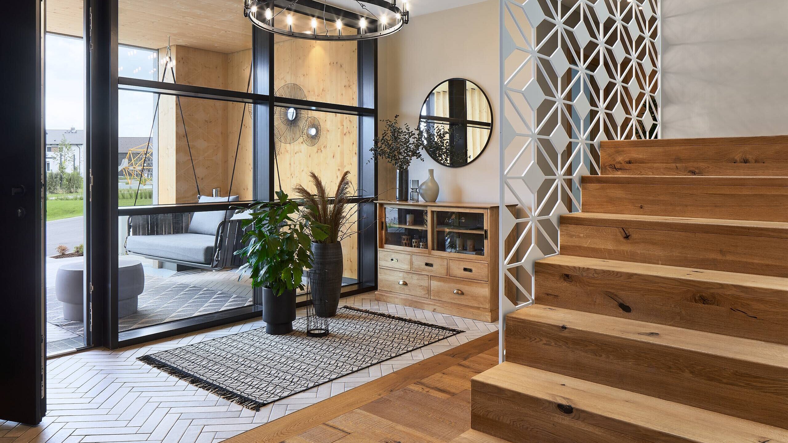 Hausflur mit Treppe Moderner und großzügiger Eingangsbereich