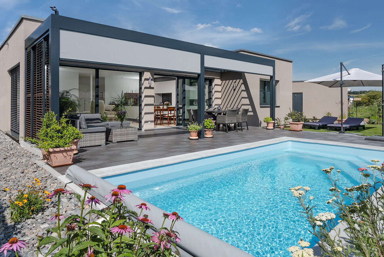 Bungalow mit Pool