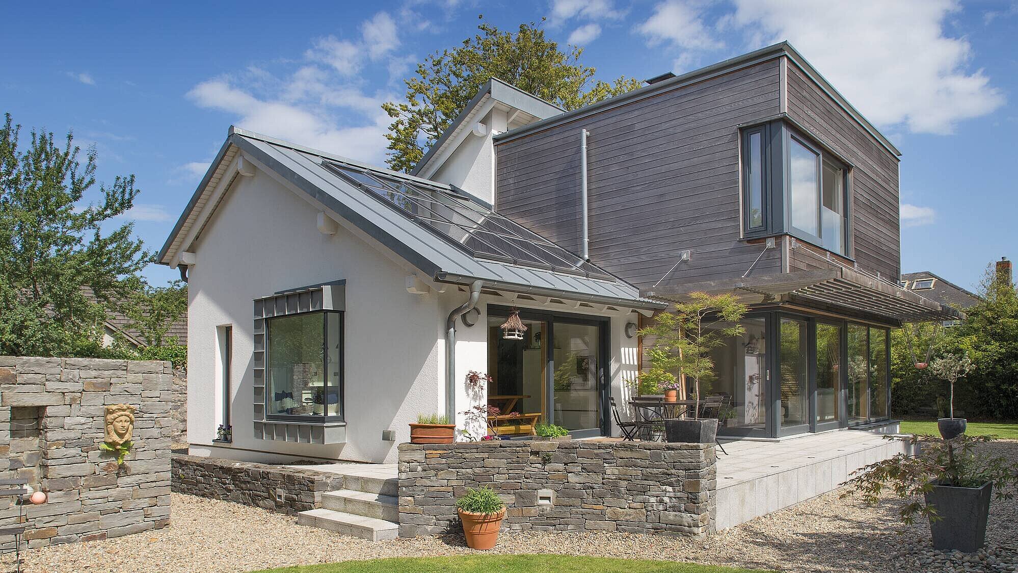 WeberHaus freigeplant Holzverschalung Ultra-modern, eco-friendly prefab home in Dublin
