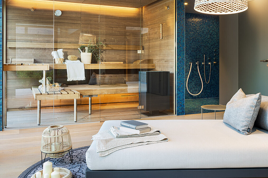 Exklusive Oase - Badezimmer mit Sauna in der Luxusvilla Blunt im Erlenpark