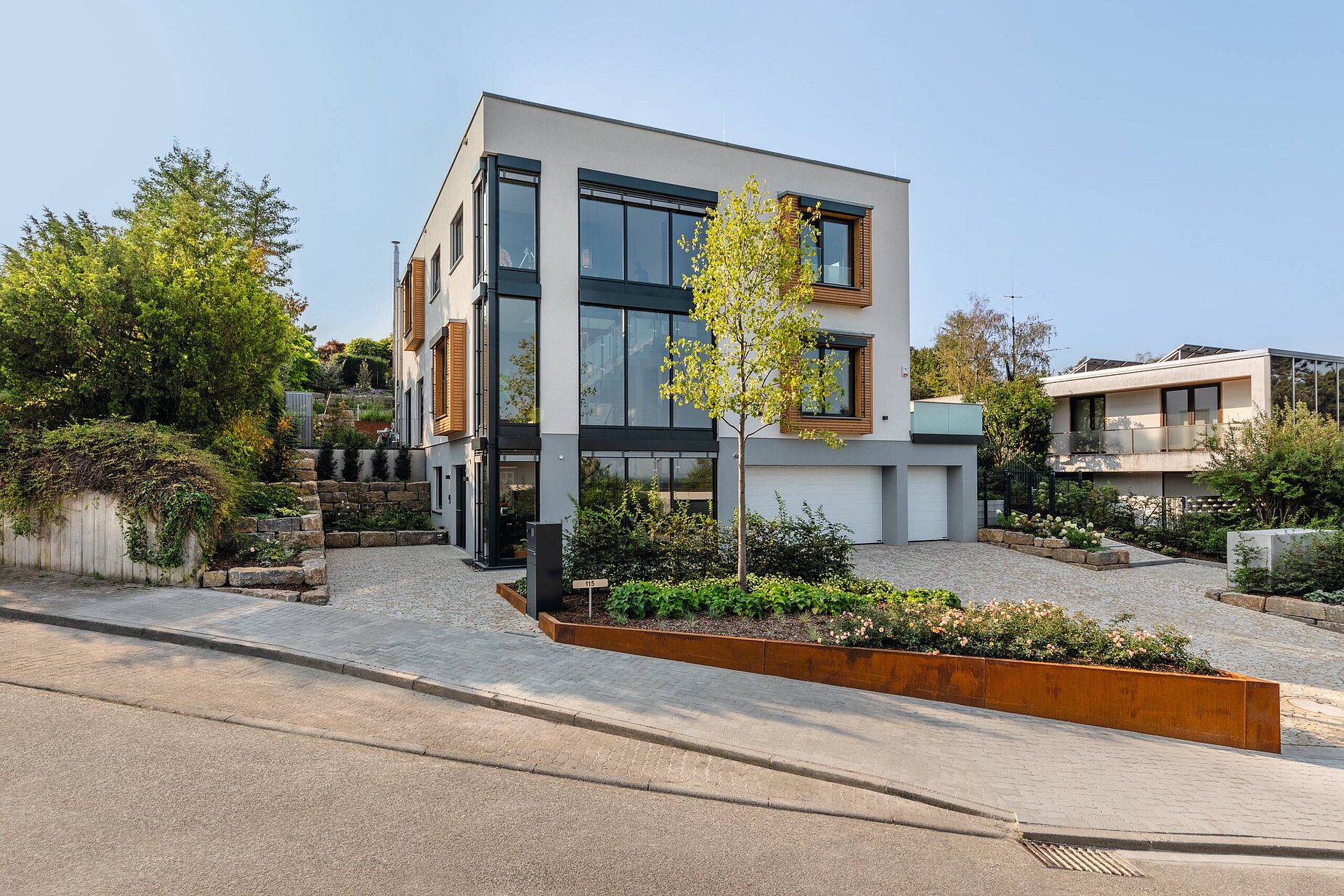 modernes Einfamilienhaus mit Flachdach 
