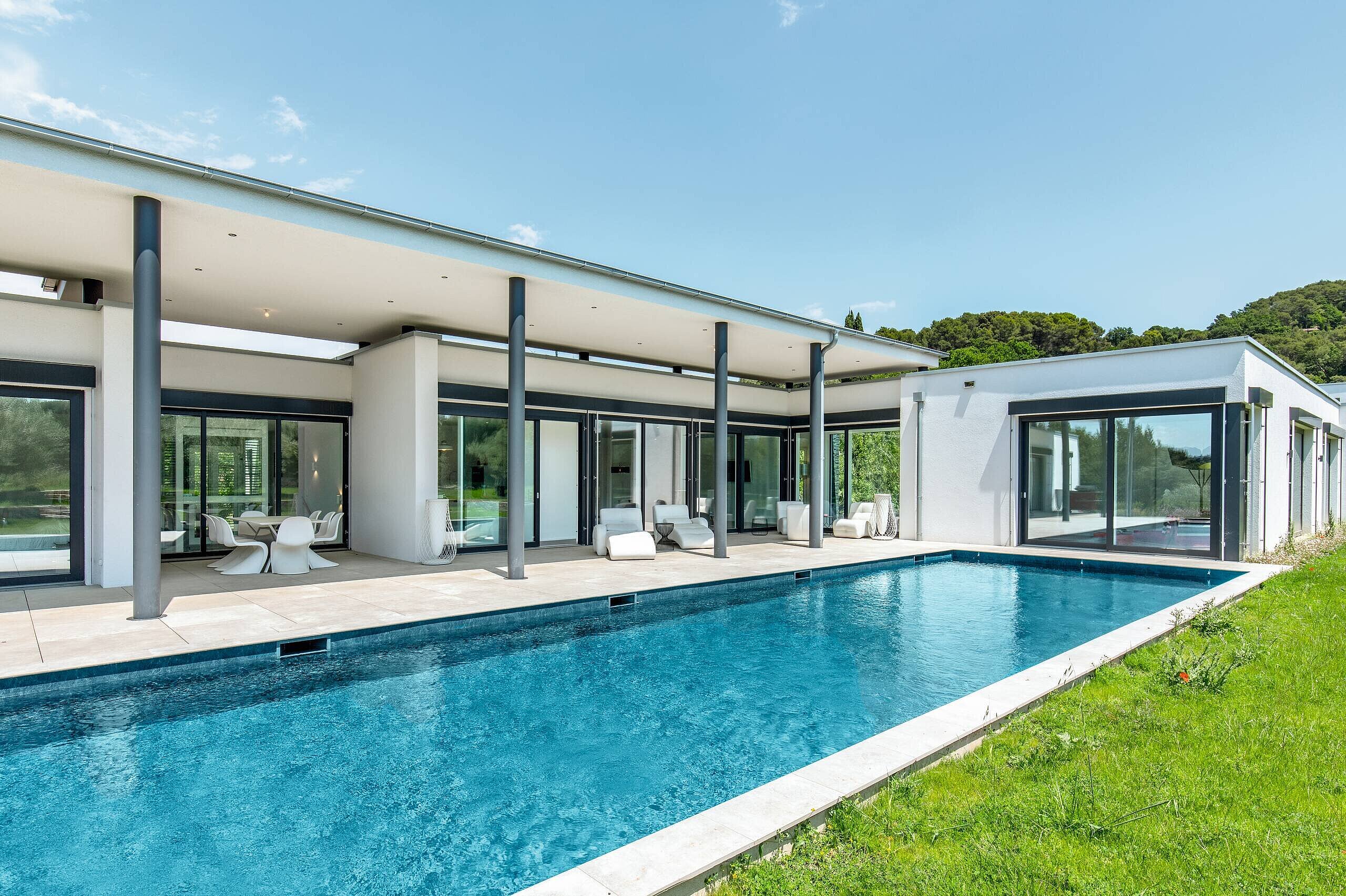 Luxusbungalow mit Pool