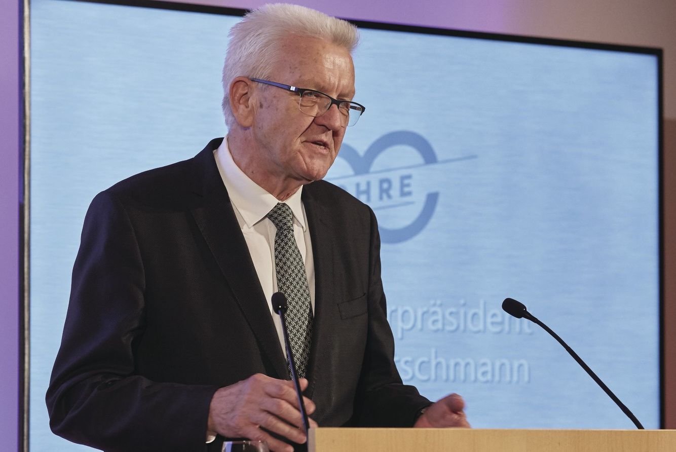 Kretschmann bei einer Rede zum Jubiläums-Empfang zu 60 Jahre WeberHaus