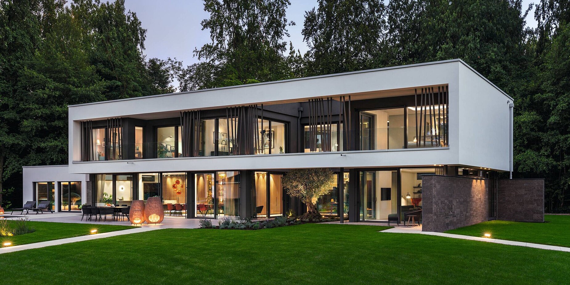 Moderne Luxusvilla in der Fertighaus-Ausstellung