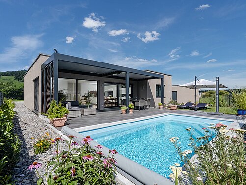 Bungalow mit Pool