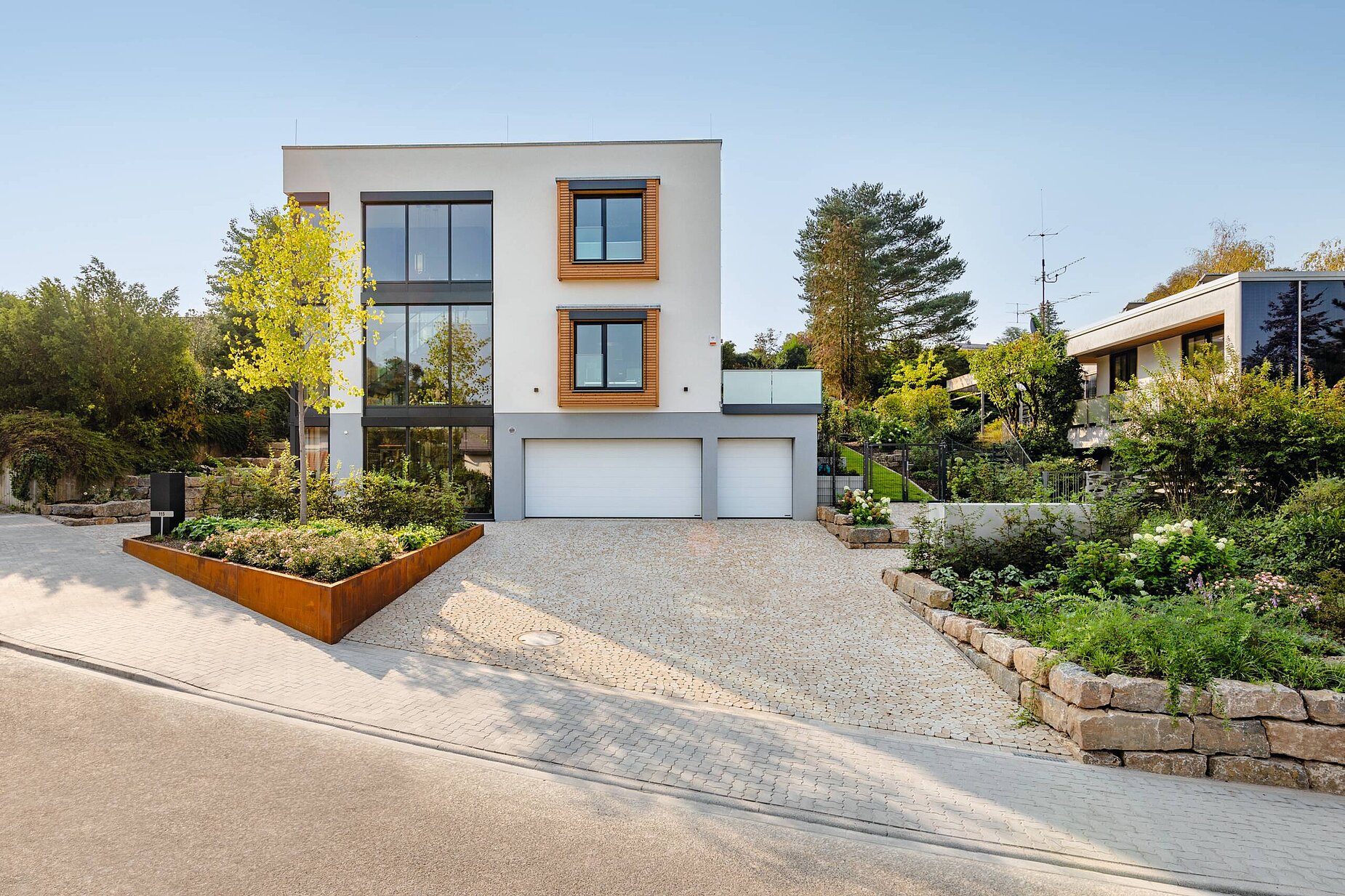 modernes Einfamilienhaus mit Flachdach 