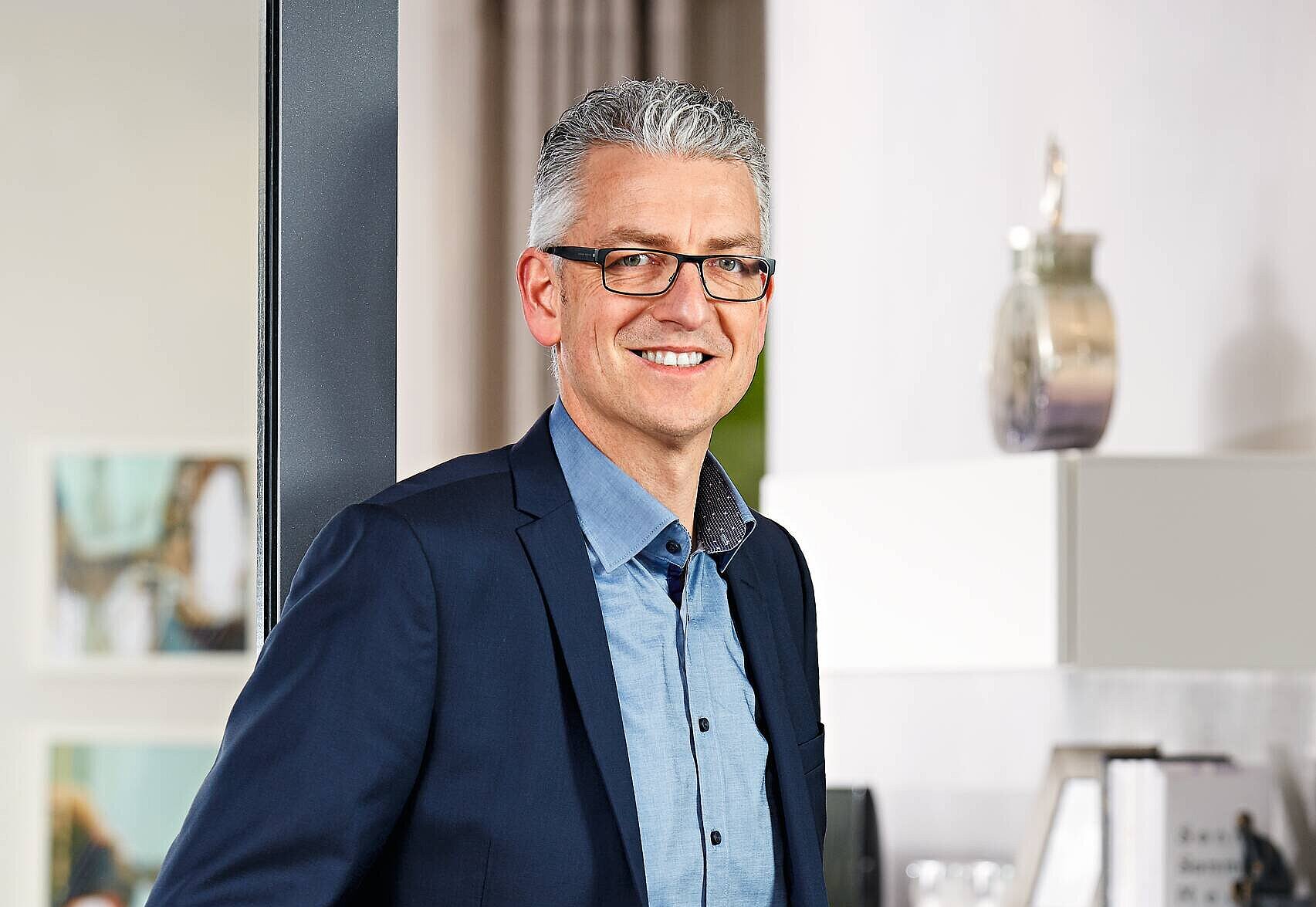 Siegfried Lettko, Produktmanager bei WeberHaus.. Siegfried Lettko, Produktmanager bei WeberHaus, kennt sich im Bereich Ausstattung aus.