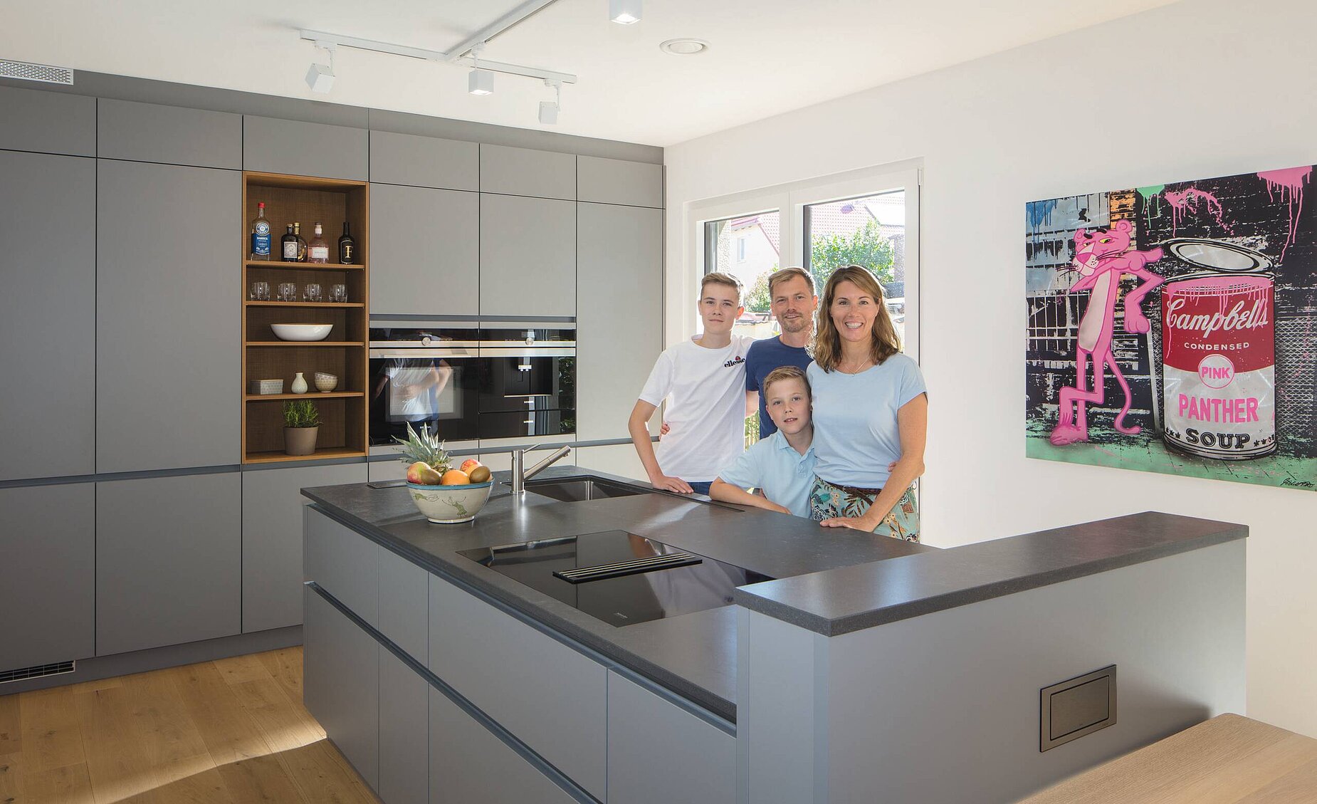 glückliche Bauherrenfamilie