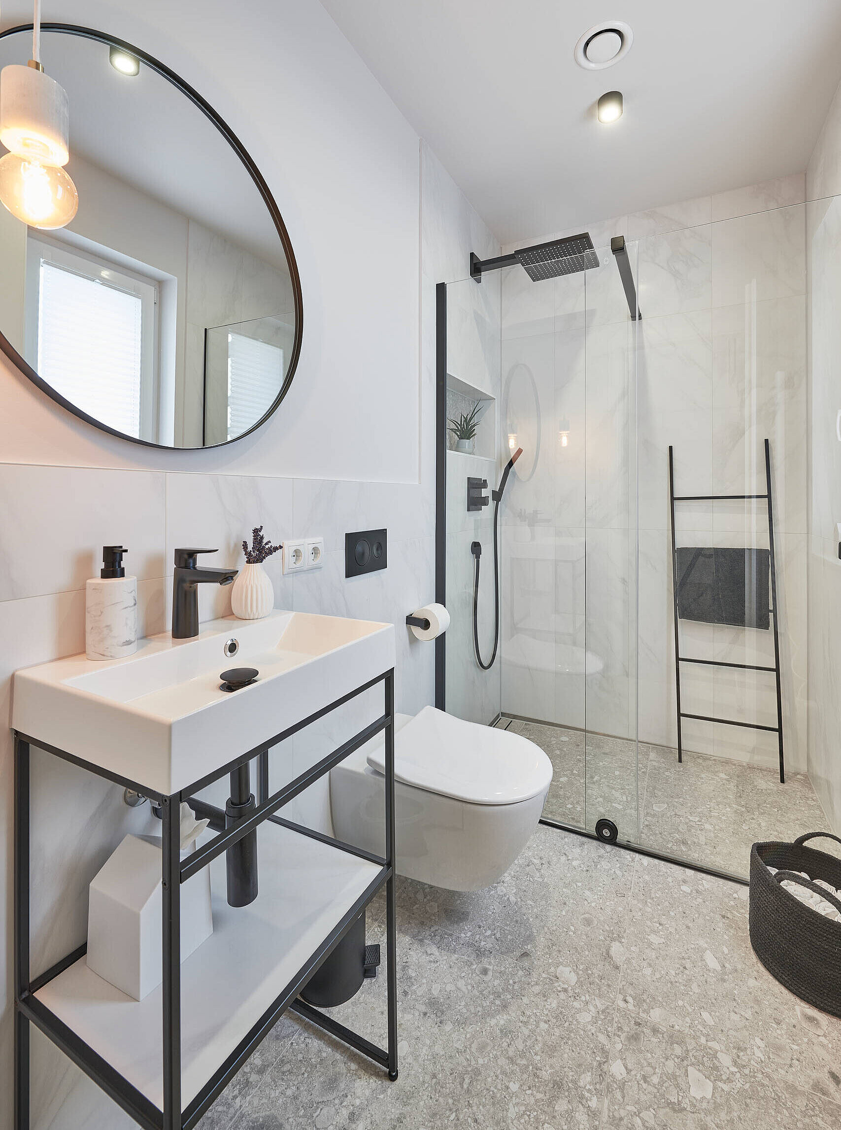 Modernes Badezimmer Bad