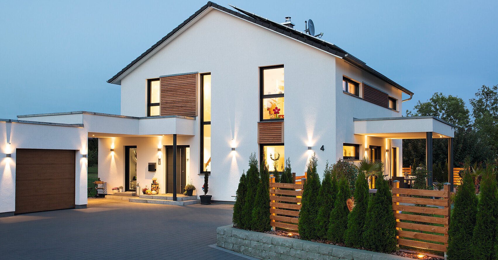 Hauseingang gestalten: Vordach, Beleuchtung, Briefkasten & Klingel